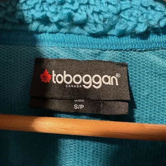 Toboggan Canadian Made Fleece Pullover Sweater - Picture 5 of 9